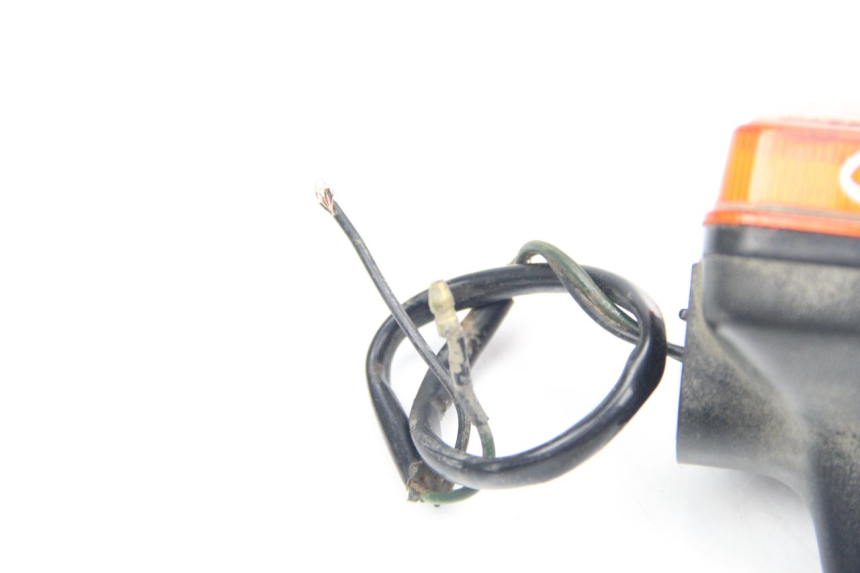 photo de PRAWY TYLNY KIERUNKOWSKAZ YAMAHA TW 125 (1998 - 2002) - Szczegół części