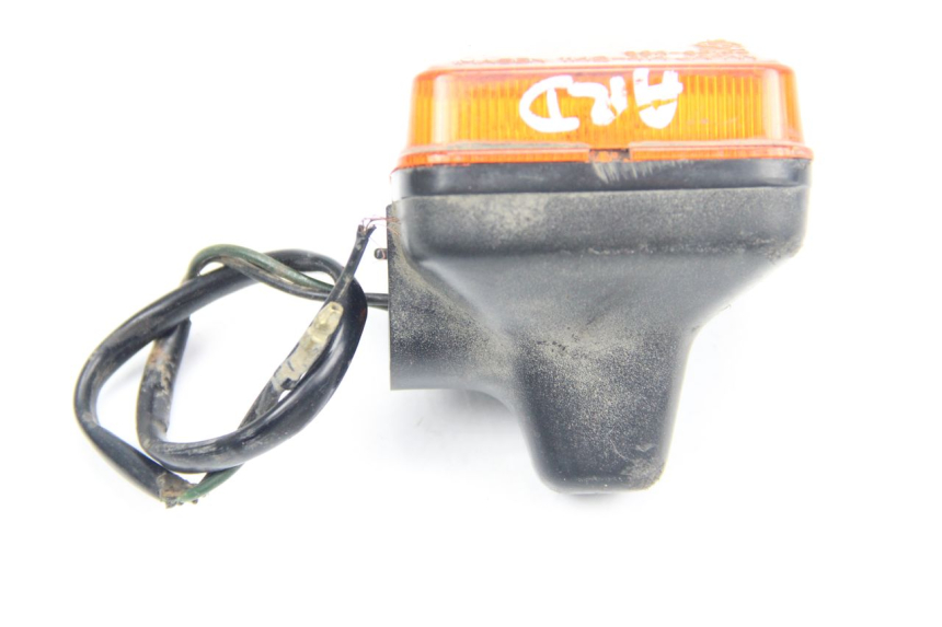 photo de PRAWY TYLNY KIERUNKOWSKAZ YAMAHA TW 125 (1998 - 2002) - Zbliżenie techniczne