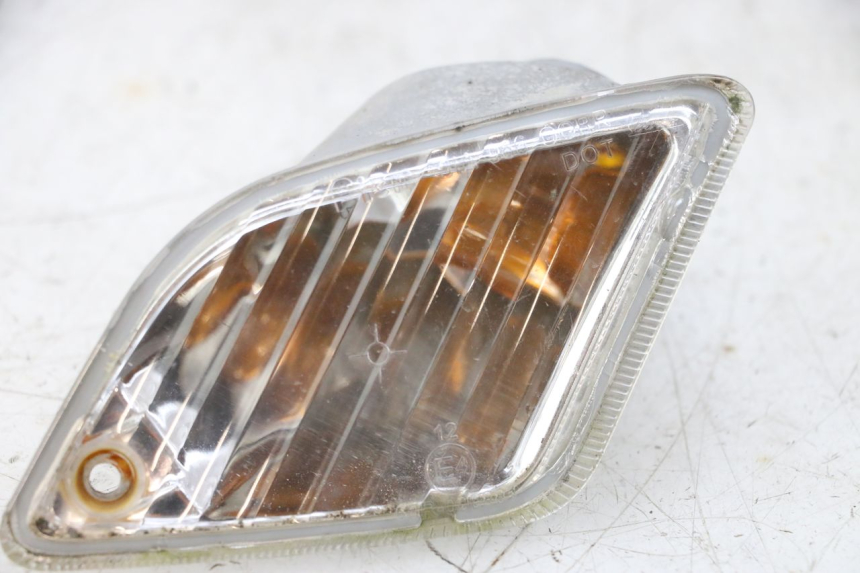 photo de PRAWY TYLNY KIERUNKOWSKAZ PIAGGIO VESPA GTS SUPER IE 125 (2009 - 2016) - Szczegół części