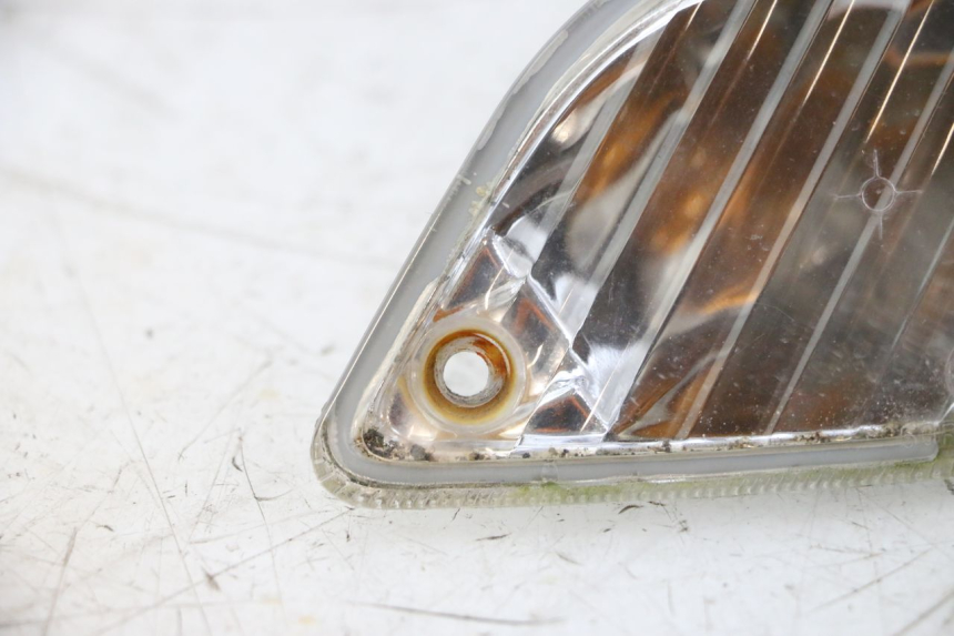 photo de PRAWY TYLNY KIERUNKOWSKAZ PIAGGIO VESPA GTS SUPER IE 125 (2009 - 2016) - Zoom stanu zużycia