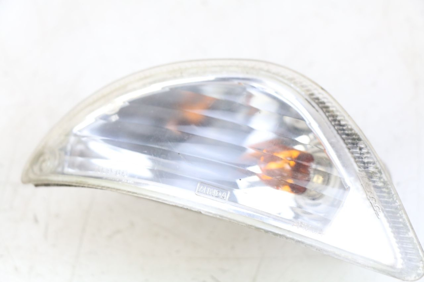 photo de PRAWY TYLNY KIERUNKOWSKAZ PIAGGIO VESPA LXV 125 (2006 - 2009) - Szczegół części