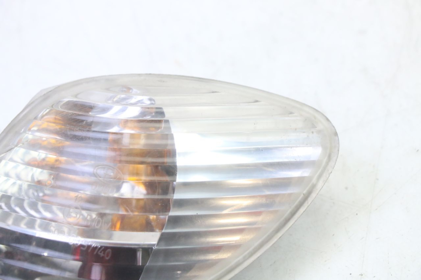 photo de KIERUNKOWSKAZ TYLNY PRAWY PIAGGIO X9 EVOLUTION 125 (2003 - 2007) - Zoom stanu zużycia