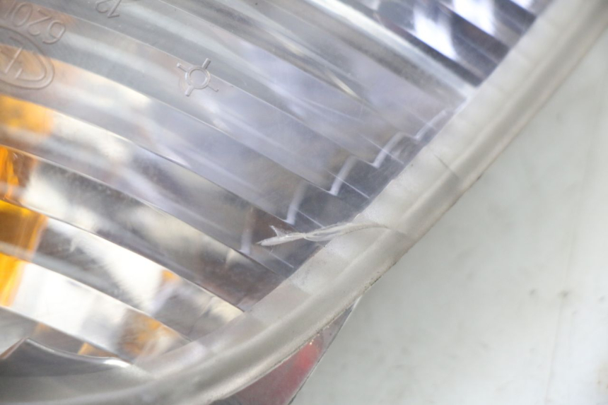 photo de KIERUNKOWSKAZ TYLNY PRAWY PIAGGIO X9 EVOLUTION 125 (2003 - 2007) - Zbliżenie techniczne