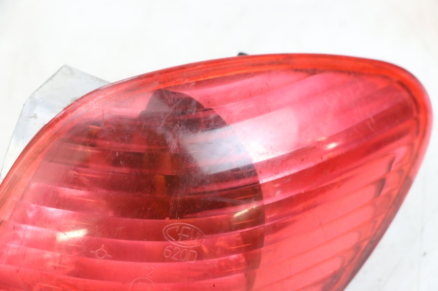 photo de KIERUNKOWSKAZ TYLNY PRAWY PIAGGIO X9 125 (2000 - 2003) - Zoom stanu zużycia