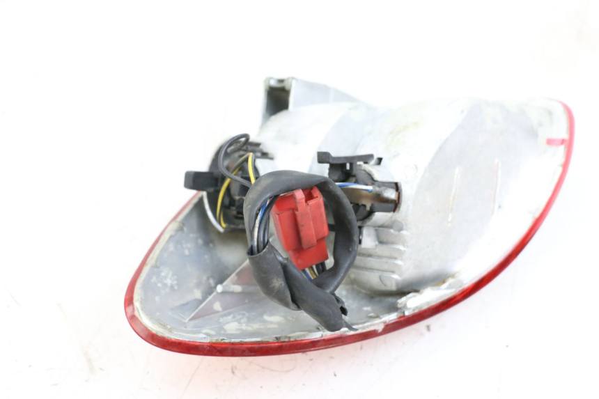 photo de KIERUNKOWSKAZ TYLNY PRAWY PIAGGIO X9 125 (2000 - 2003) - Zbliżenie techniczne