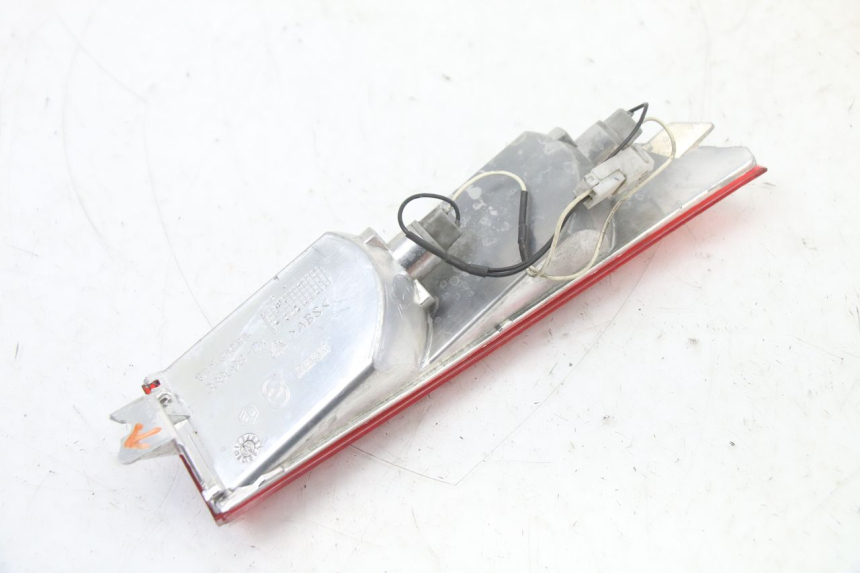 photo de KIERUNKOWSKAZ TYLNY PRAWY PIAGGIO XEVO - X EVO 125 (2007 - 2017) - Zbliżenie techniczne