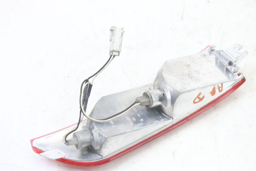 photo de KIERUNKOWSKAZ TYLNY PRAWY PIAGGIO XEVO - X EVO 125 (2007 - 2017) - Zbliżenie techniczne