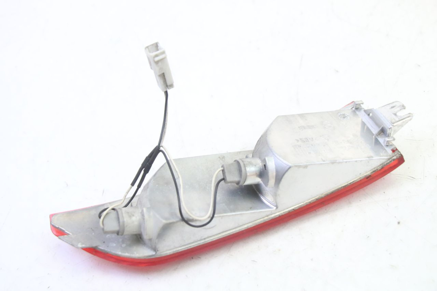 photo de KIERUNKOWSKAZ TYLNY PRAWY PIAGGIO XEVO - X EVO 125 (2007 - 2017) - Punkty mocowania