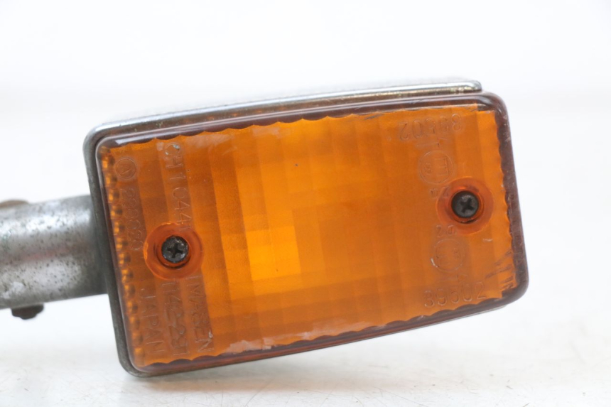 photo de PRAWY TYLNY KIERUNKOWSKAZ YAMAHA XJ F 900 (1983 - 1994) - Szczegół części