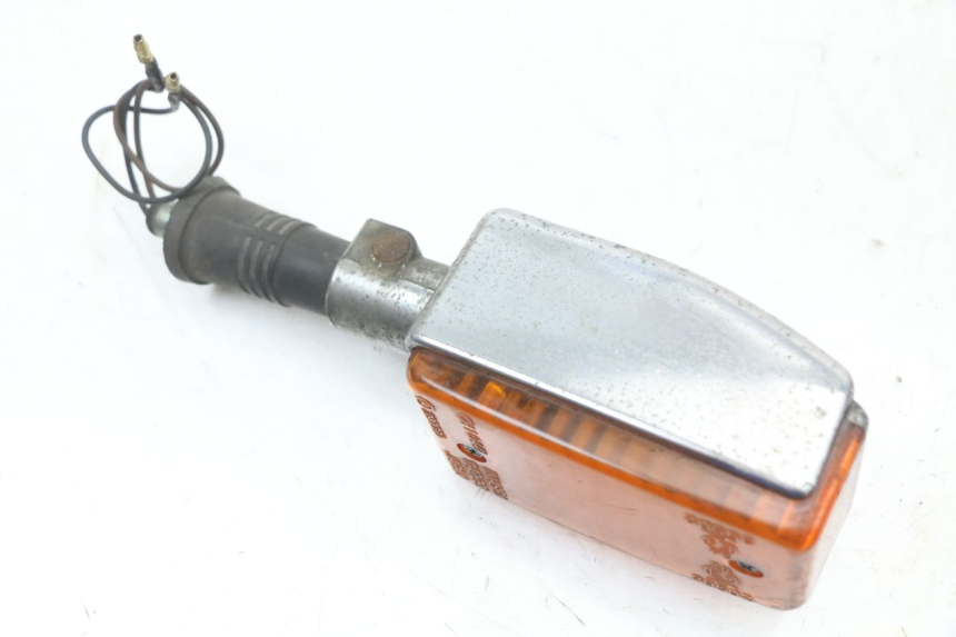 photo de PRAWY TYLNY KIERUNKOWSKAZ YAMAHA XJ F 900 (1983 - 1994) - Zoom stanu zużycia