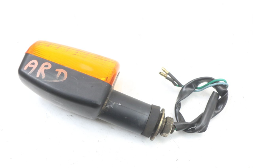 photo de PRAWY TYLNY KIERUNKOWSKAZ SYM XS 125 (2007 - 2016) - Inny kąt widzenia