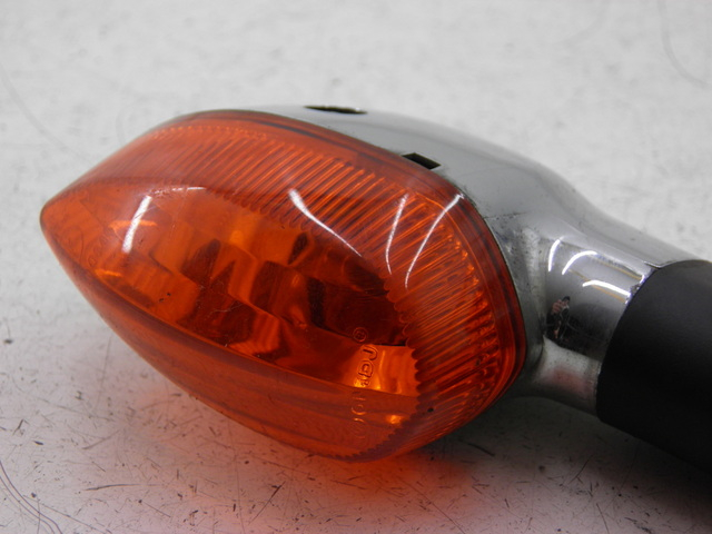 photo de PRAWY TYLNY KIERUNKOWSKAZ YAMAHA YBR CUSTOM 125 (2008 - 2010) - Widok ogólny