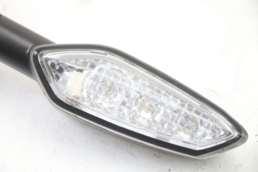 photo de PRAWY TYLNY KIERUNKOWSKAZ YAMAHA YP T-MAX TMAX 530 (2017 - 2020) - Zoom stanu zużycia