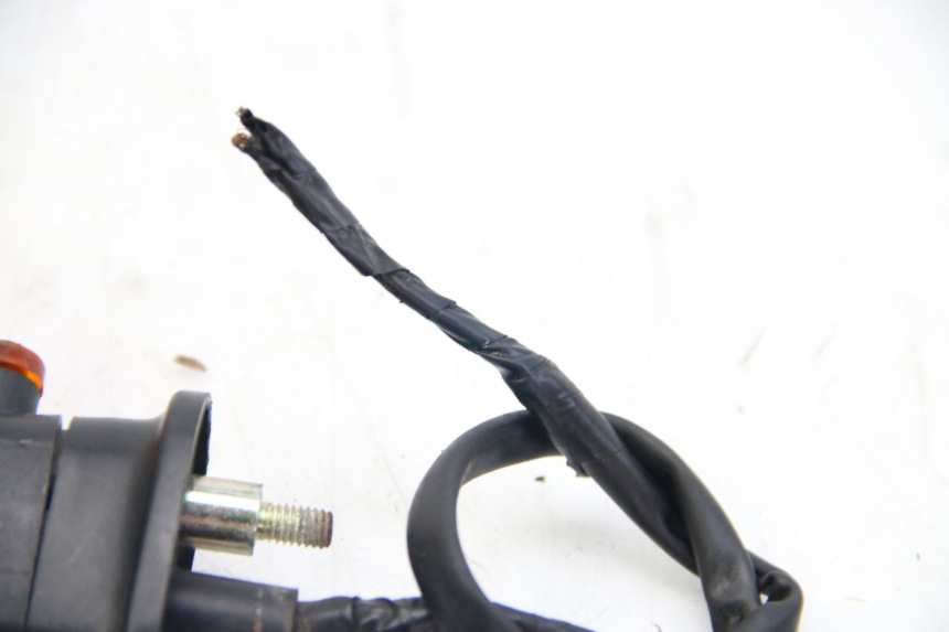 photo de PRAWY TYLNY KIERUNKOWSKAZ KAWASAKI ZX-6R ZX6R 600 (1995 - 1997) - Stan powierzchni