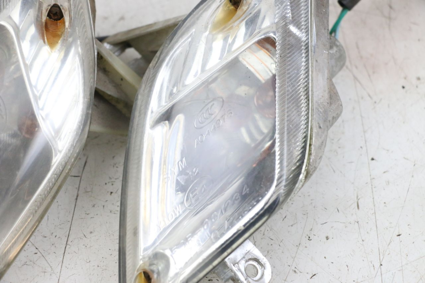 photo de KIERUNKOWSKAZ TYLNY SYM FIDDLE 2 50 (2008 - 2013) - Inny kąt widzenia