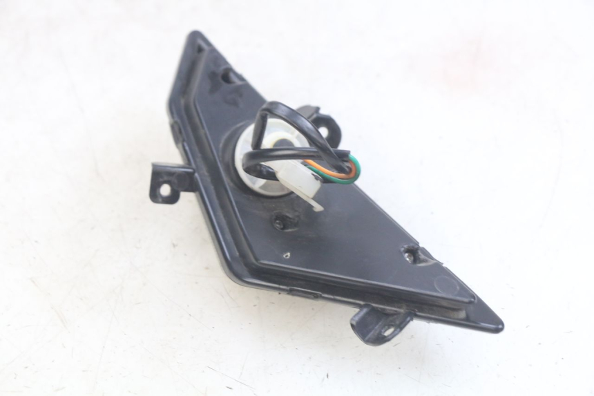 photo de LEWY TYLNY KIERUNKOWSKAZ NECO ALEXONE 125 (2017 - 2024) - Inny kąt widzenia