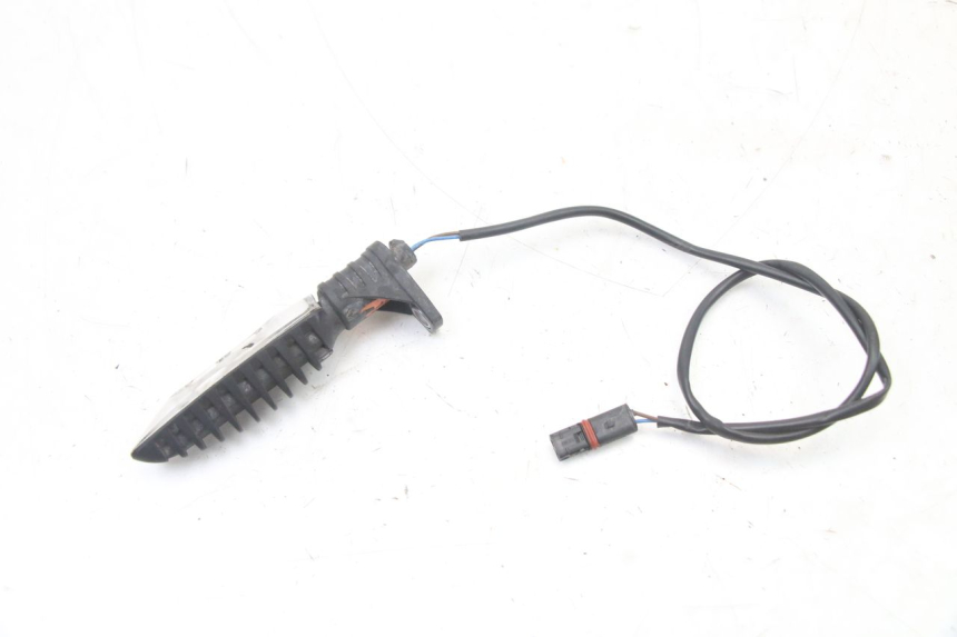 photo de LEWY TYLNY KIERUNKOWSKAZ BMW S RR ABS S1000RR 1000 (2015 - 2018) - Zoom stanu zużycia