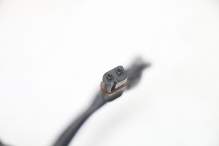 photo de LEWY TYLNY KIERUNKOWSKAZ BMW S RR ABS S1000RR 1000 (2015 - 2018) - Zbliżenie techniczne