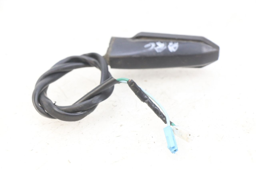 photo de LEWY TYLNY KIERUNKOWSKAZ HONDA CB R 1000 (2018 - 2023) - Zbliżenie techniczne