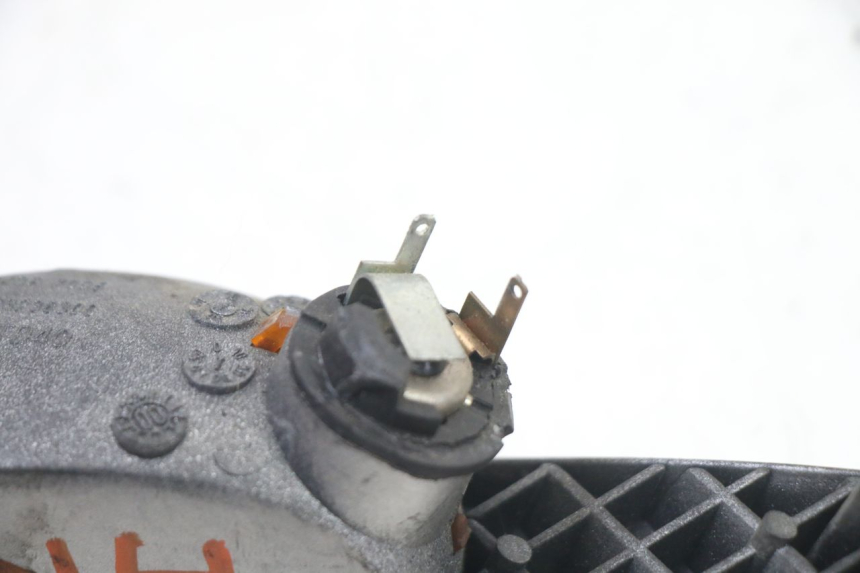 photo de LEWY TYLNY KIERUNKOWSKAZ PEUGEOT ELYSEO 125 (1999 - 2004) - Stan powierzchni