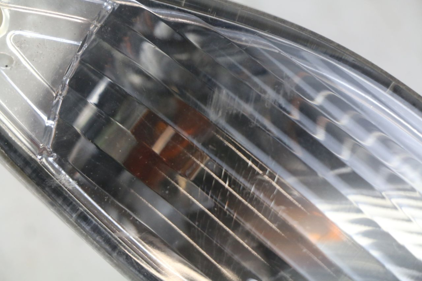 photo de LEWY TYLNY KIERUNKOWSKAZ SYM FIDDLE 3 III 125 (2014 - 2020) - Szczegół części