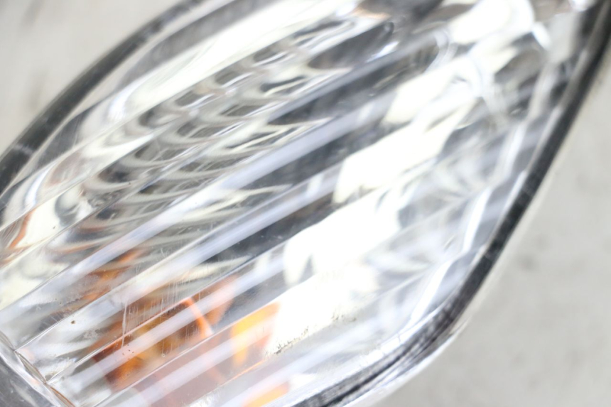 photo de LEWY TYLNY KIERUNKOWSKAZ SYM FIDDLE 3 III 125 (2014 - 2020) - Szczegół części