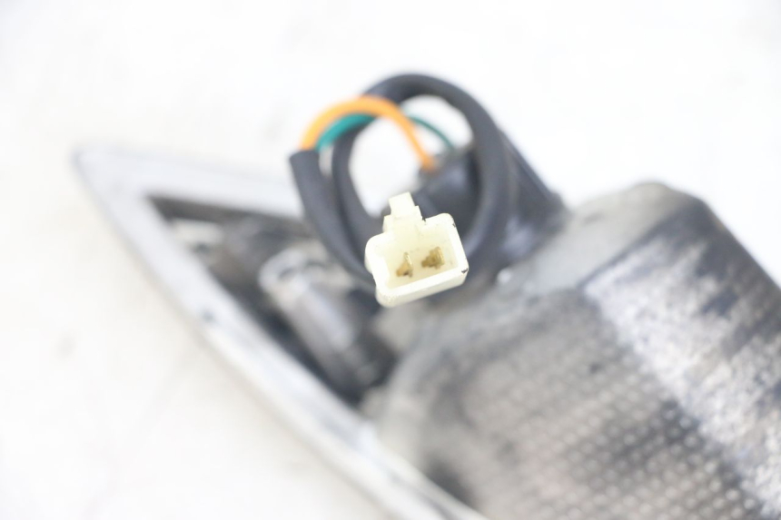 photo de LEWY TYLNY KIERUNKOWSKAZ SYM FIDDLE 3 III 125 (2014 - 2020) - Zbliżenie techniczne