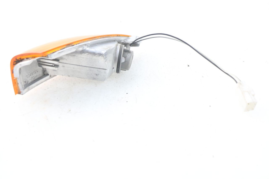 photo de LEWY TYLNY KIERUNKOWSKAZ PIAGGIO FLY 2T 50 (2004 - 2017) - Zoom stanu zużycia