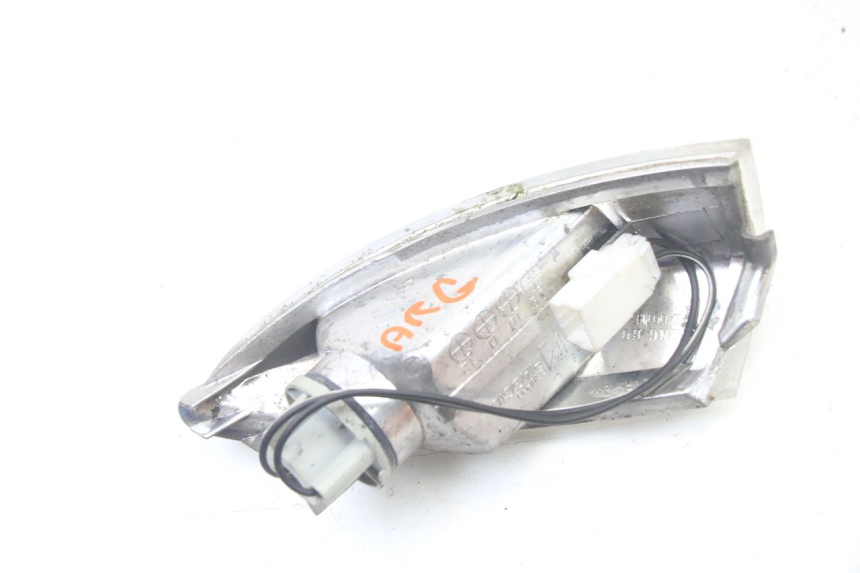 photo de LEWY TYLNY KIERUNKOWSKAZ PIAGGIO FLY 2T 50 (2004 - 2017) - Inny kąt widzenia