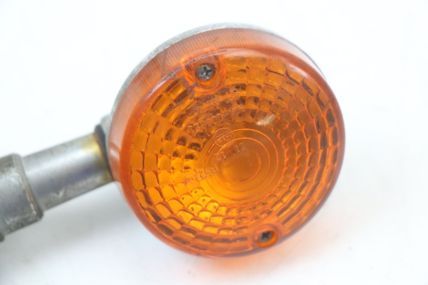 photo de LEWY TYLNY KIERUNKOWSKAZ SUZUKI GN 125 (1997 - 2000) - Szczegół części