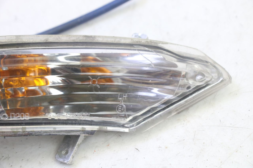 photo de LEWY TYLNY KIERUNKOWSKAZ KYMCO GRAND DINK 125 (2002 - 2007) - Zoom stanu zużycia