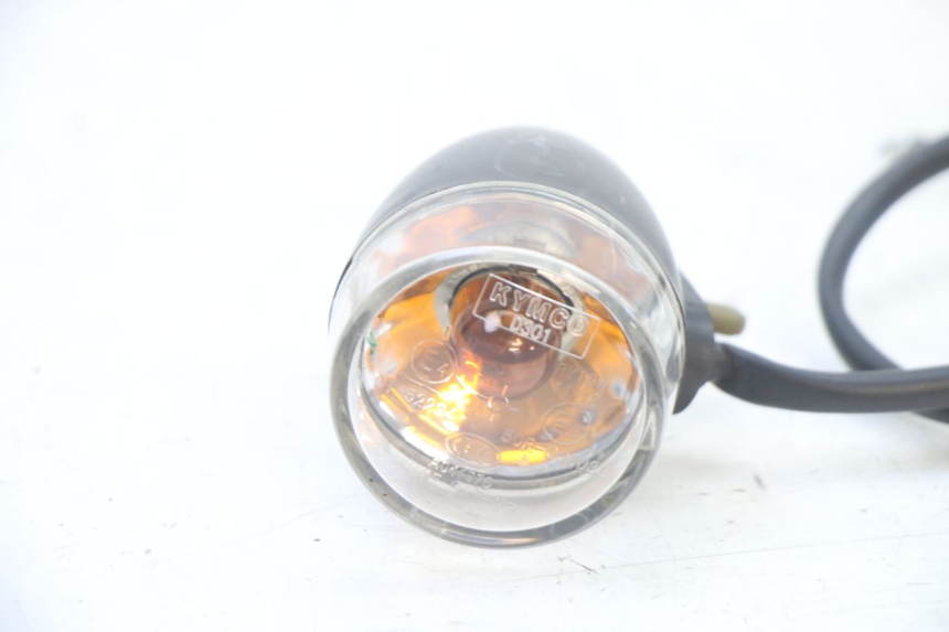 photo de LEWY TYLNY KIERUNKOWSKAZ KYMCO AGILITY 4T 50 (2018 - 2022) - Zoom stanu zużycia