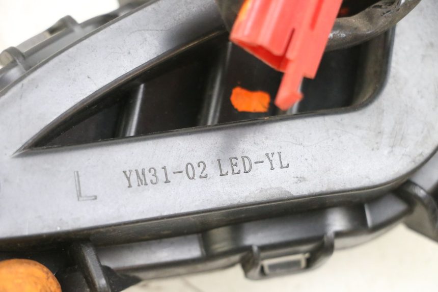 photo de LEWY TYLNY KIERUNKOWSKAZ JM MOTORS OLDIES GT 4T 50 (2018 - 2025) - Szczegół części