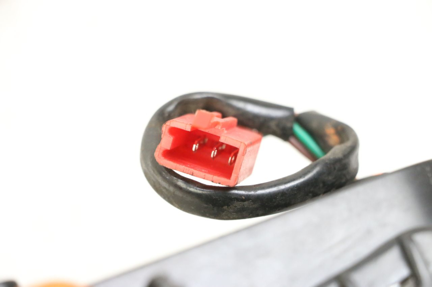 photo de LEWY TYLNY KIERUNKOWSKAZ JM MOTORS OLDIES GT 4T 50 (2018 - 2025) - Zoom stanu zużycia