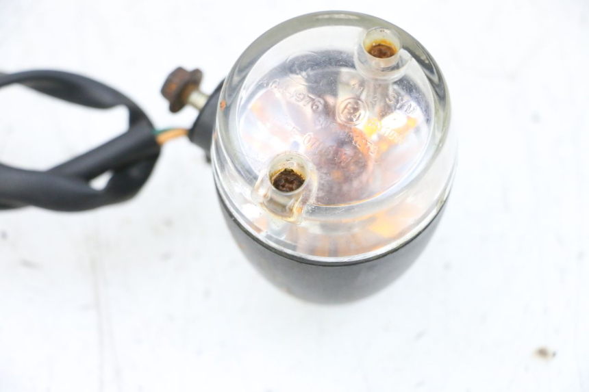 photo de LEWY TYLNY KIERUNKOWSKAZ SYM ORBIT 2 50 (2008 - 2014) - Zoom stanu zużycia