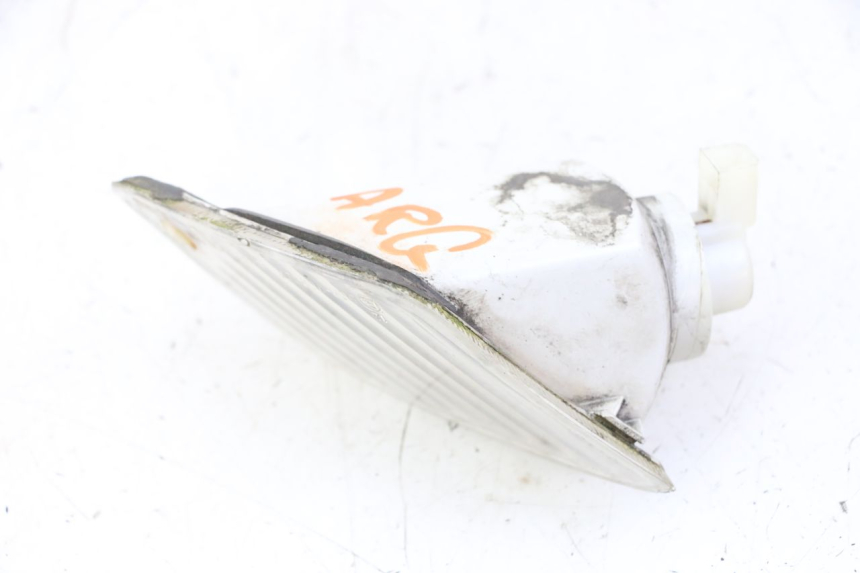 photo de LEWY TYLNY KIERUNKOWSKAZ PIAGGIO VESPA GRANTURISMO 200 (2004 - 2005) - Inny kąt widzenia