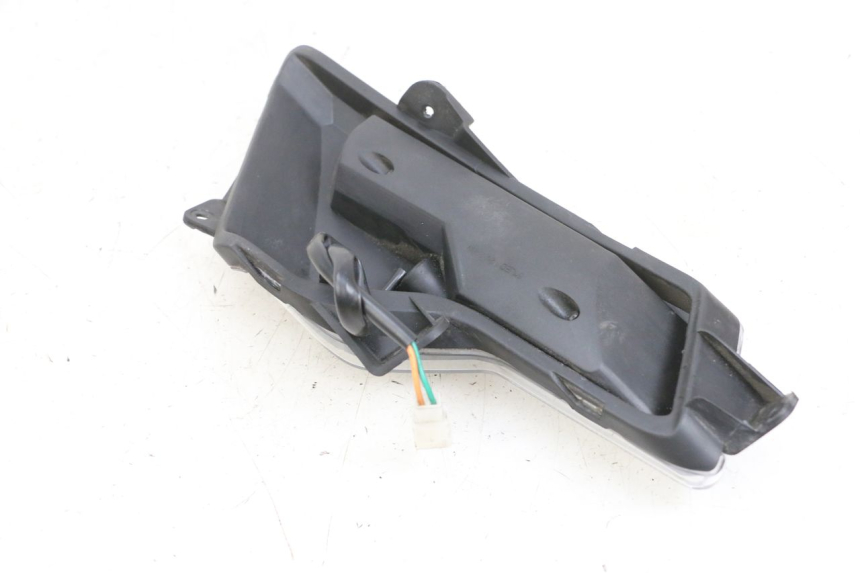 photo de LEWY TYLNY KIERUNKOWSKAZ EFUN PUSA 1 - Inny kąt widzenia