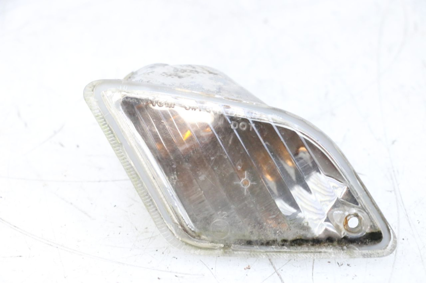 photo de LEWY TYLNY KIERUNKOWSKAZ PIAGGIO VESPA GTS SUPER IE 125 (2009 - 2016) - Inny kąt widzenia