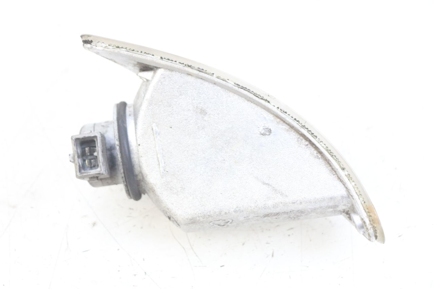 photo de LEWY TYLNY KIERUNKOWSKAZ PIAGGIO VESPA LXV 125 (2006 - 2009) - Inny kąt widzenia