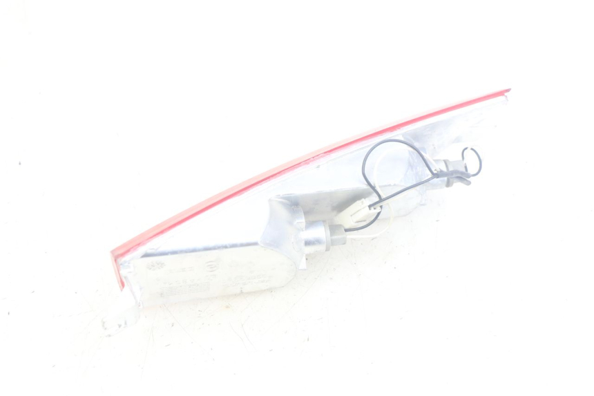 photo de LEWY TYLNY KIERUNKOWSKAZ PIAGGIO X8 125 (2004 - 2007) - Zbliżenie techniczne