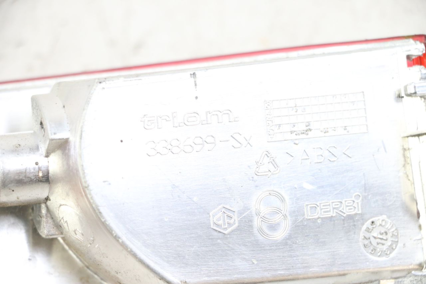 photo de LEWY TYLNY KIERUNKOWSKAZ PIAGGIO X8 125 (2004 - 2007) - Szczegół części