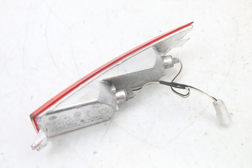 photo de LEWY TYLNY KIERUNKOWSKAZ PIAGGIO XEVO - X EVO 125 (2007 - 2017) - Zbliżenie techniczne