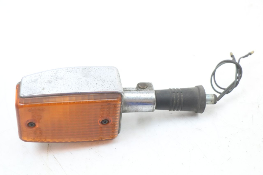 photo de LEWY TYLNY KIERUNKOWSKAZ YAMAHA XJ F 900 (1983 - 1994) - Zoom stanu zużycia