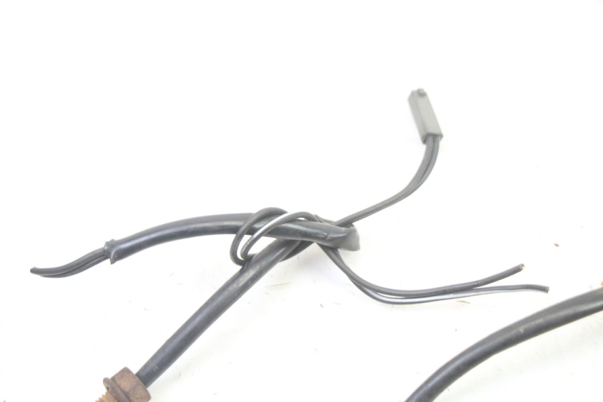 photo de KIERUNKOWSKAZ TYLNY SUZUKI GSR 750 (2011 - 2017) - Punkty mocowania