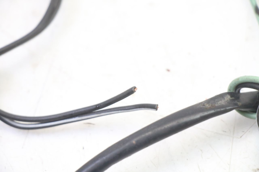 photo de KIERUNKOWSKAZ TYLNY SUZUKI GSR 750 (2011 - 2017) - Stan powierzchni