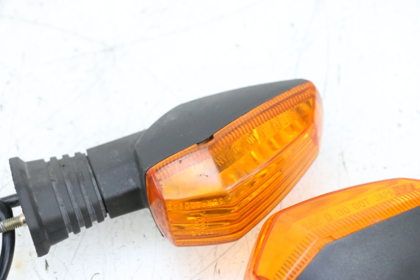 photo de KIERUNKOWSKAZ TYLNY SUZUKI GSXR GSX-R 1000 (2003 - 2004) - Część sprawdzona