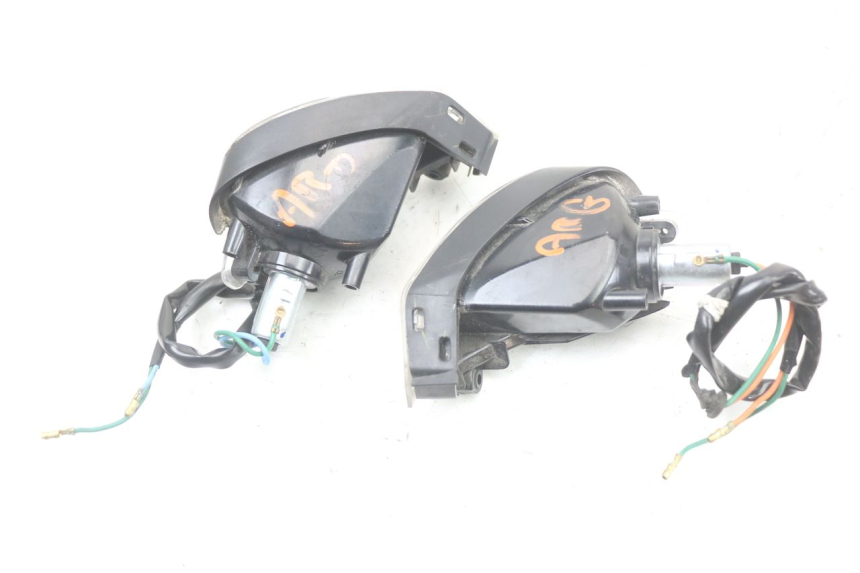 photo de KIERUNKOWSKAZ TYLNY HONDA PCX (JF28) 125 (2009 - 2011) - Zbliżenie techniczne