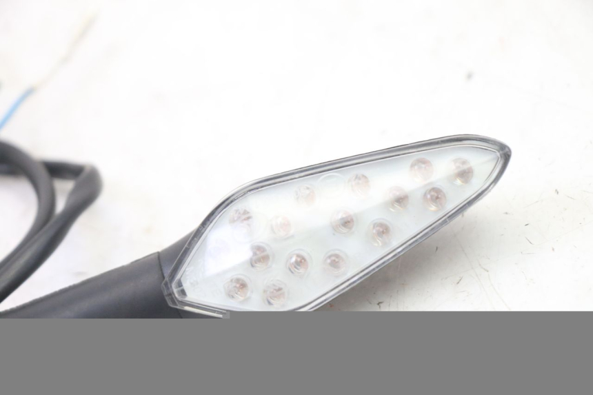 photo de KIERUNKOWSKAZ TYLNY KIDEN KD125-G 125 (2018 - 2022) - Zbliżenie techniczne