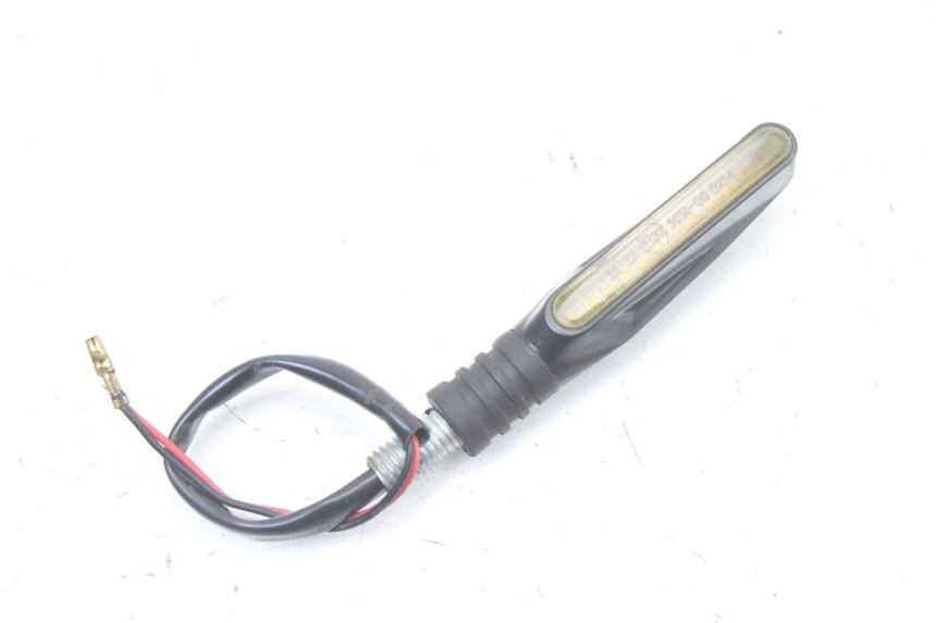 photo de KIERUNKOWSKAZ TYLNY MBK X-LIMIT XLIMIT 50 (2007 - 2012) - Zbliżenie techniczne