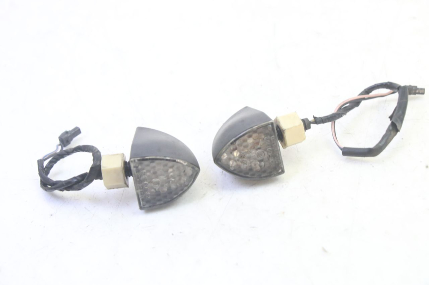 photo de KIERUNKOWSKAZ TYLNY PIAGGIO MP3 RL 250 (2006 - 2010) - Widok główny